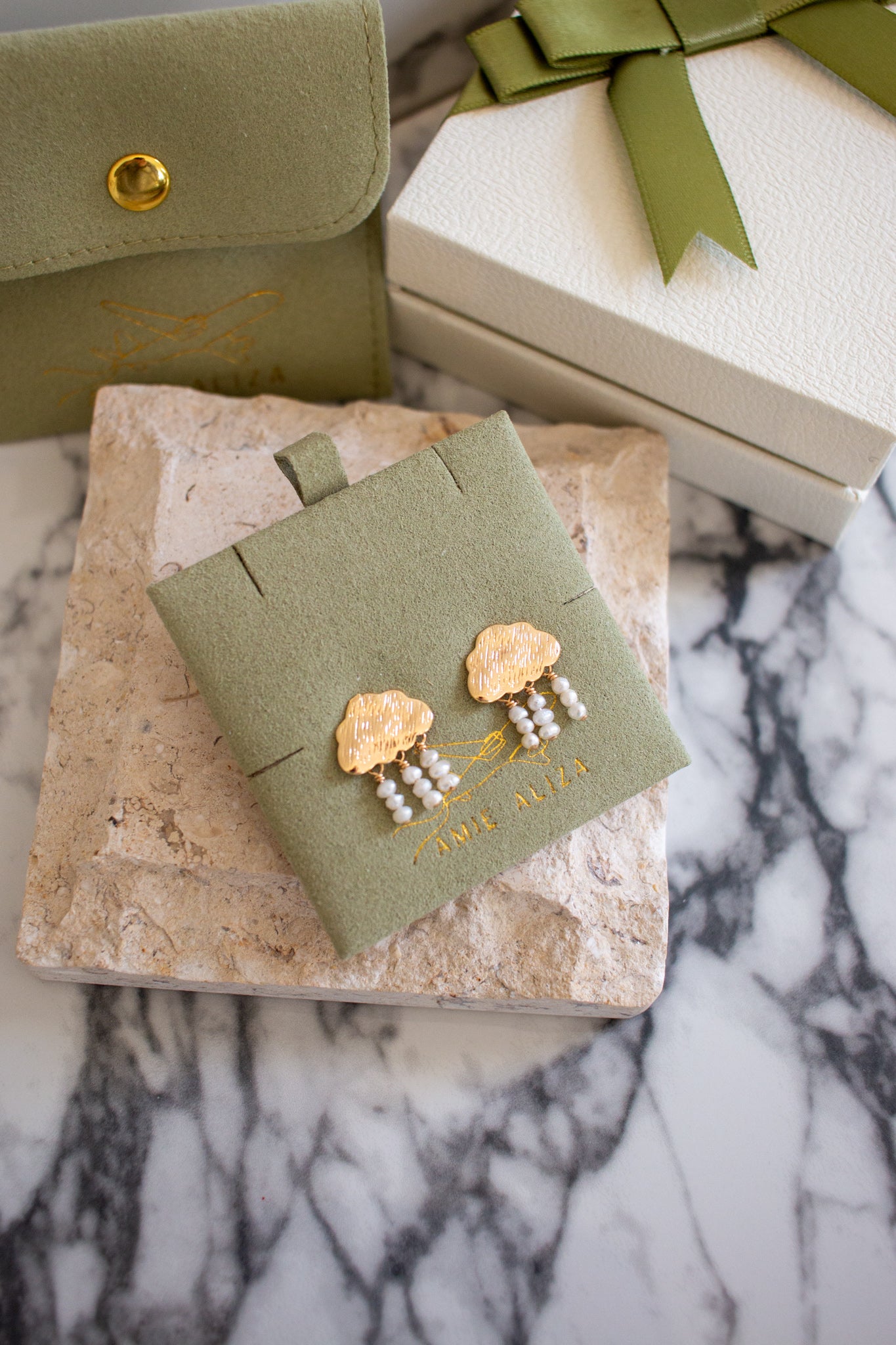 Cloud Studs